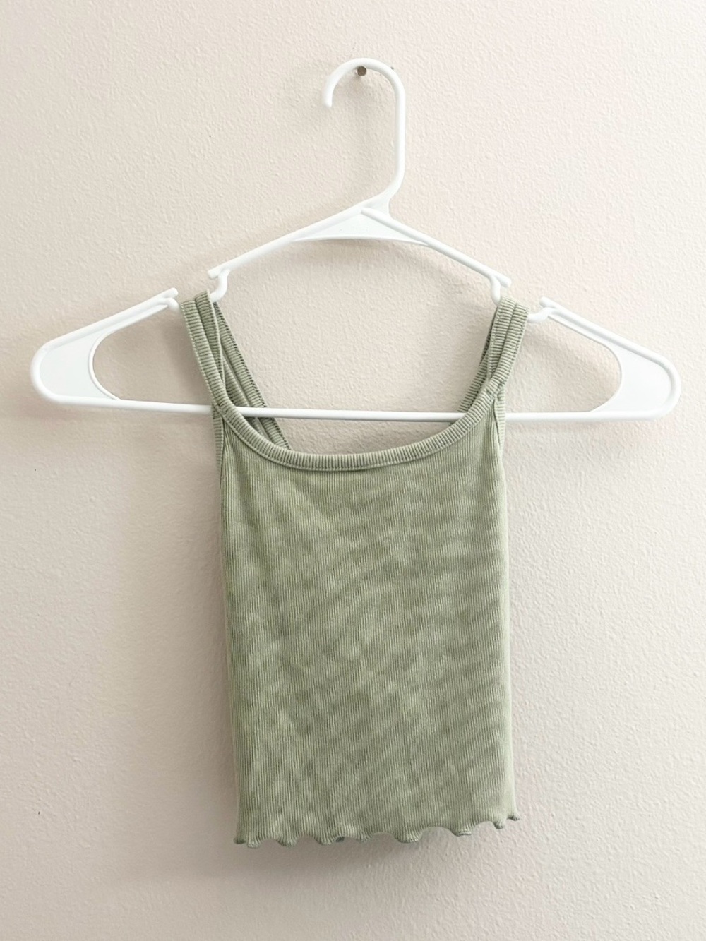 5/$15 🩷 Art Class Sage Green Ribbed Tank Top